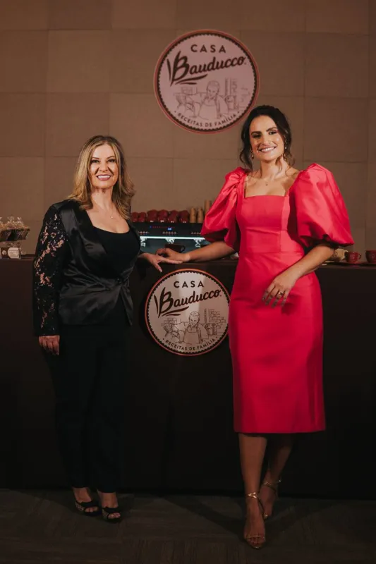 Lucimara Gimenes e a organizadora do evento, que movimentou o Centro de Eventos do Aurora Shopping, Janaina Biscaia