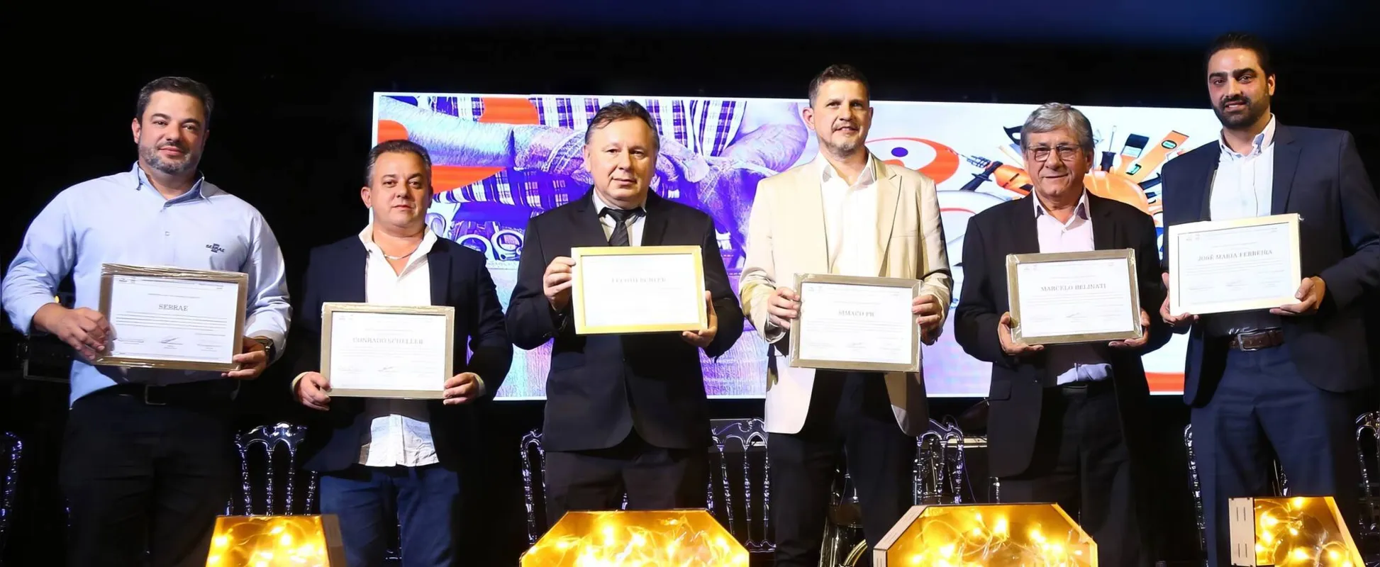 O gerente regional norte do Sebrae, Fabrício Biachi, o prefeito de Cambé, Conrado Scheller , o presidente do PSIMACO, Ademilson Milani, o anfitrião Adriano Montanari, o vice-prefeito de Londrina João Mendonça e o vereador de Ibiporã Rafael Eik Ferreira