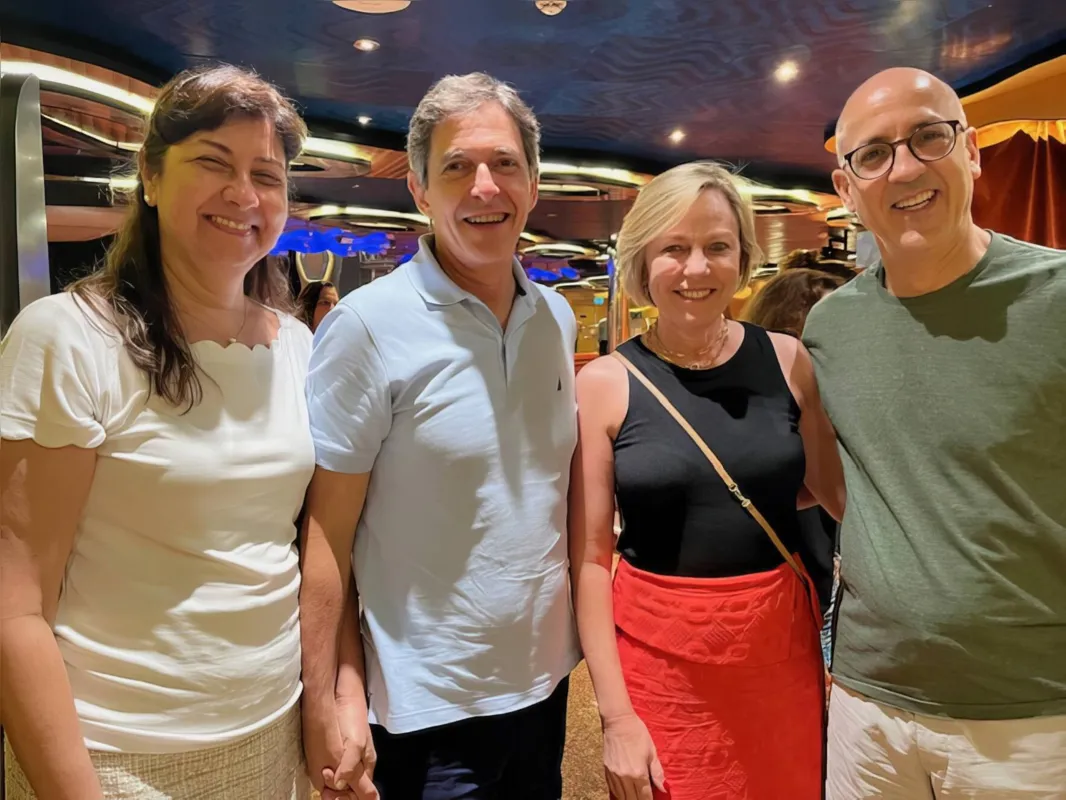 Adriana e Antônio Carlos Valezi e Cláudia e Sérgio Ricardo Spinosa