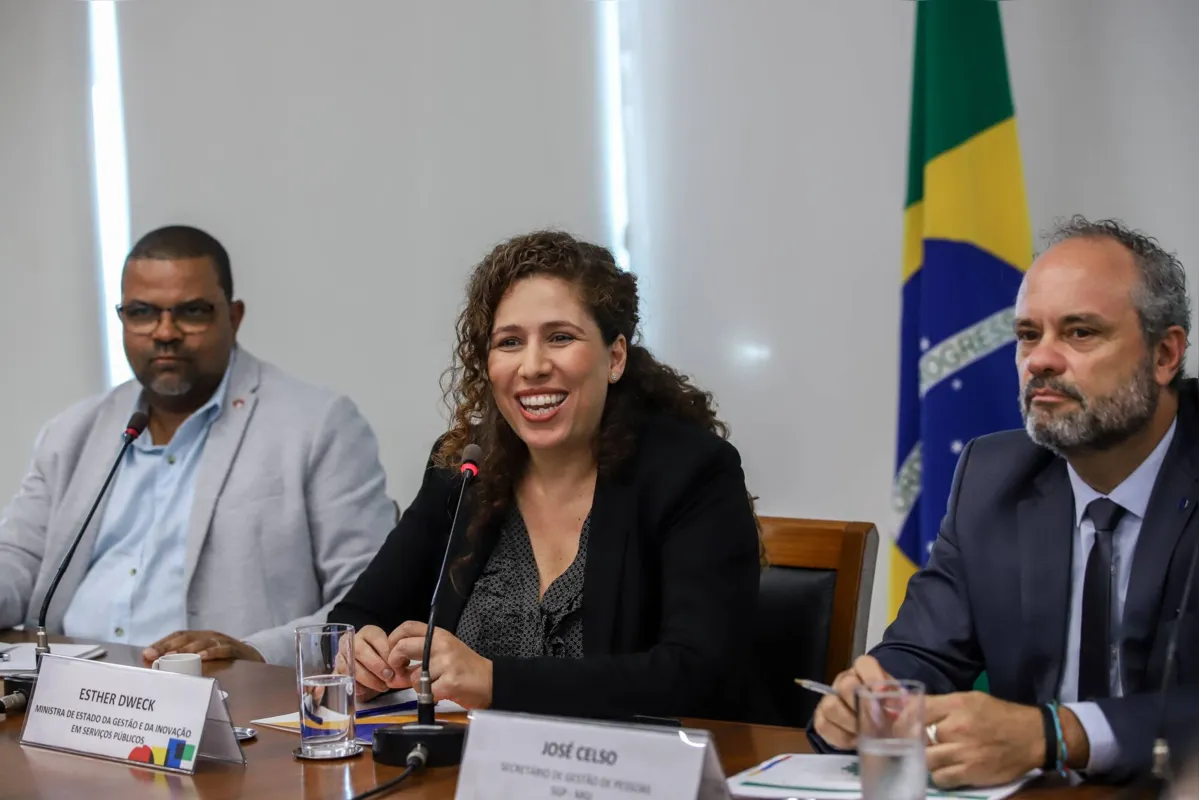 Esther Dweck, ministra da Gestão e Inovação em Serviços Públicos: “A lógica da estabilidade foi pensada para evitar qualquer tipo de perseguição a pessoas, por exemplo, que denunciam malfeitos"