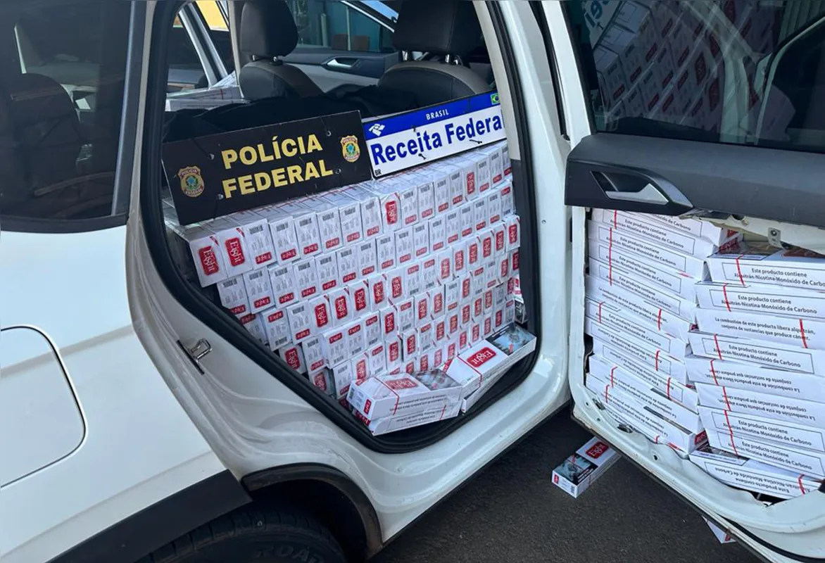 Veículo com quase 14 mil maços de cigarros paraguaios foi apreendido na PR-445, em Londrina; duas marcas paraguaias estão entre as cinco mais vendidas no Brasil no ano passado