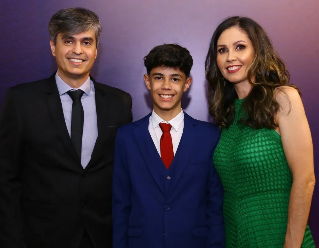Denise Helena e Júlio Brevilheri com o filho Lucas