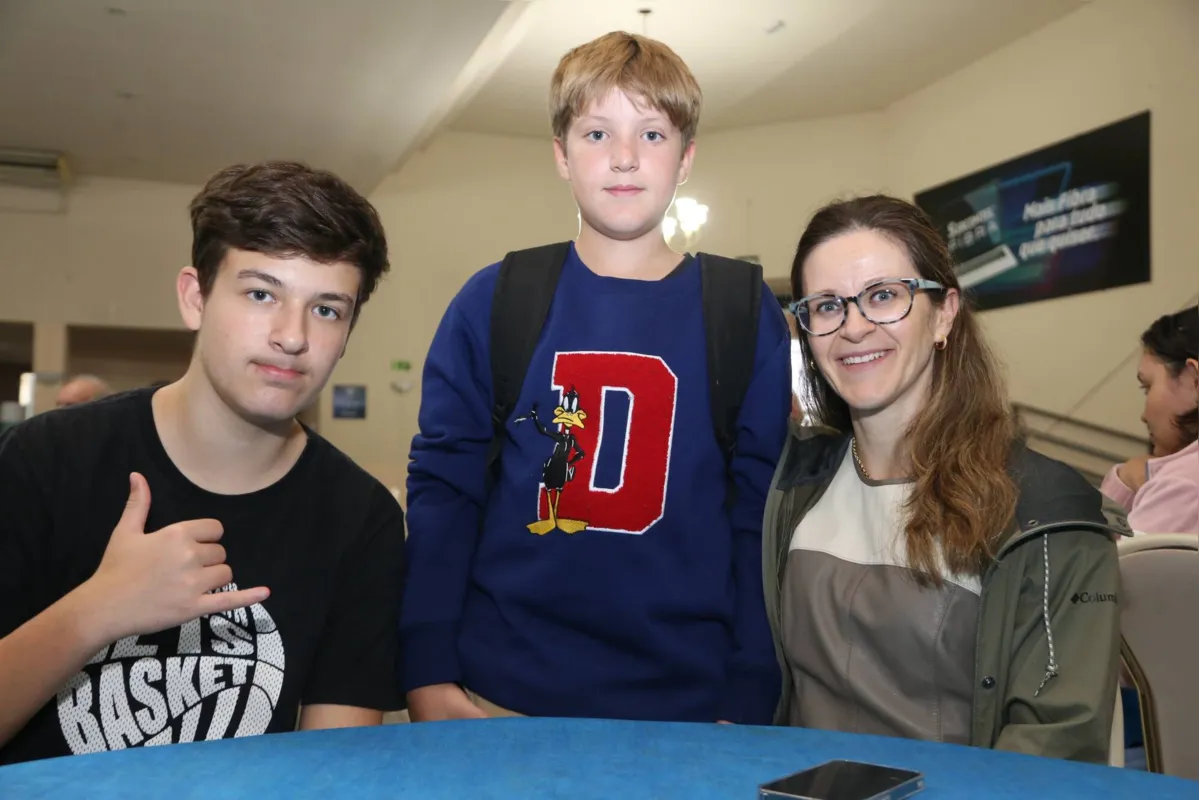 Frederico Scandelae Maioli, Patrícia Scandelae Maioli e Mateus Francisco S. Maioli.