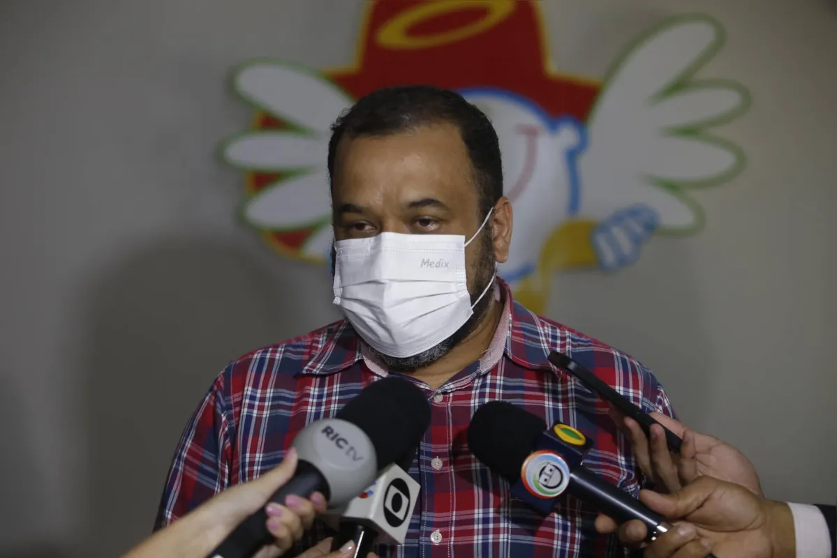 O sonoplasta Cristiano Teixeira destaca e a emoção do filho voltar à rotina: "Hoje nosso choro é de alegria"