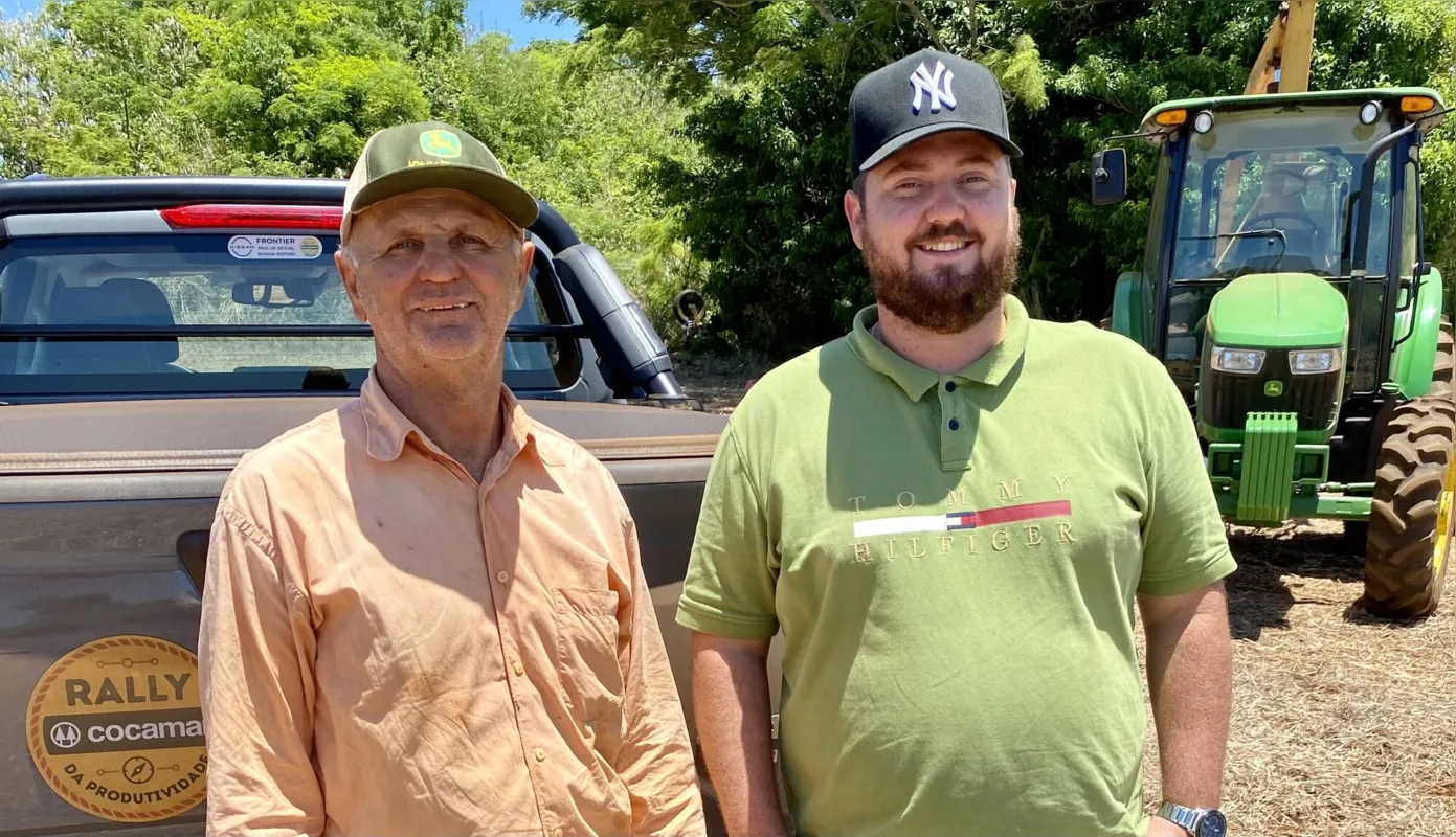 O produtor Cláudio Alves e o filho Vinícius
: 



produtor de grãos é reconhecido na região por suas boas médias, os cuidados que dedica ao solo argiloso e o nível tecnológico que emprega na lavoura