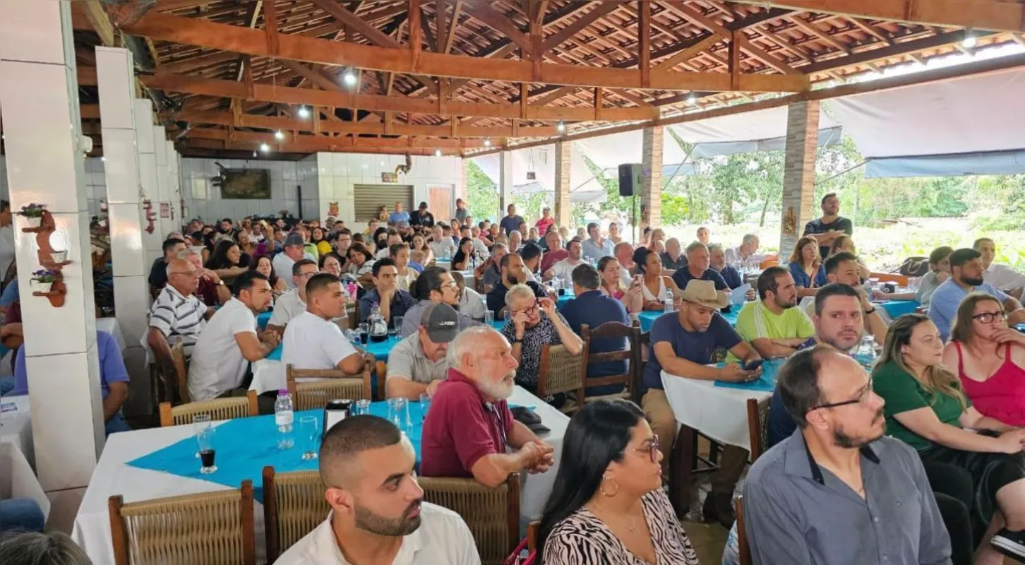 Encontro promovido pelo deputado Nelsinho Padovani reuniu 500 pessoas de mais de 50 municípios da região de Londrina