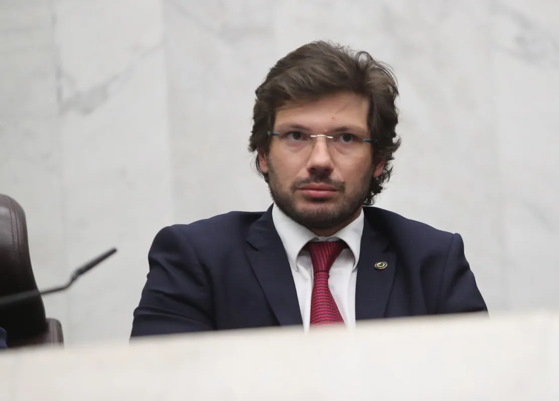 “Estamos conseguindo fazer a voz do Norte do Paraná ser ouvida em Curitiba e em Brasília", afirma Tiago Amaral