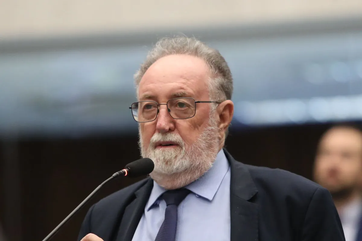“Estamos indo para o terceiro ano sem pedágio e, as rodovias estão com muita dificuldade de manter o pavimento, a sinalização, a roçagem, os próprios serviços”, observa Tercílio Turini