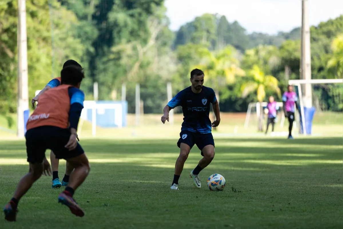 Futebol de Rafael Longuine melhorou nas últimas partidas e camisa 10 tem sido peça importante na recuperação do LEC no Paranaense