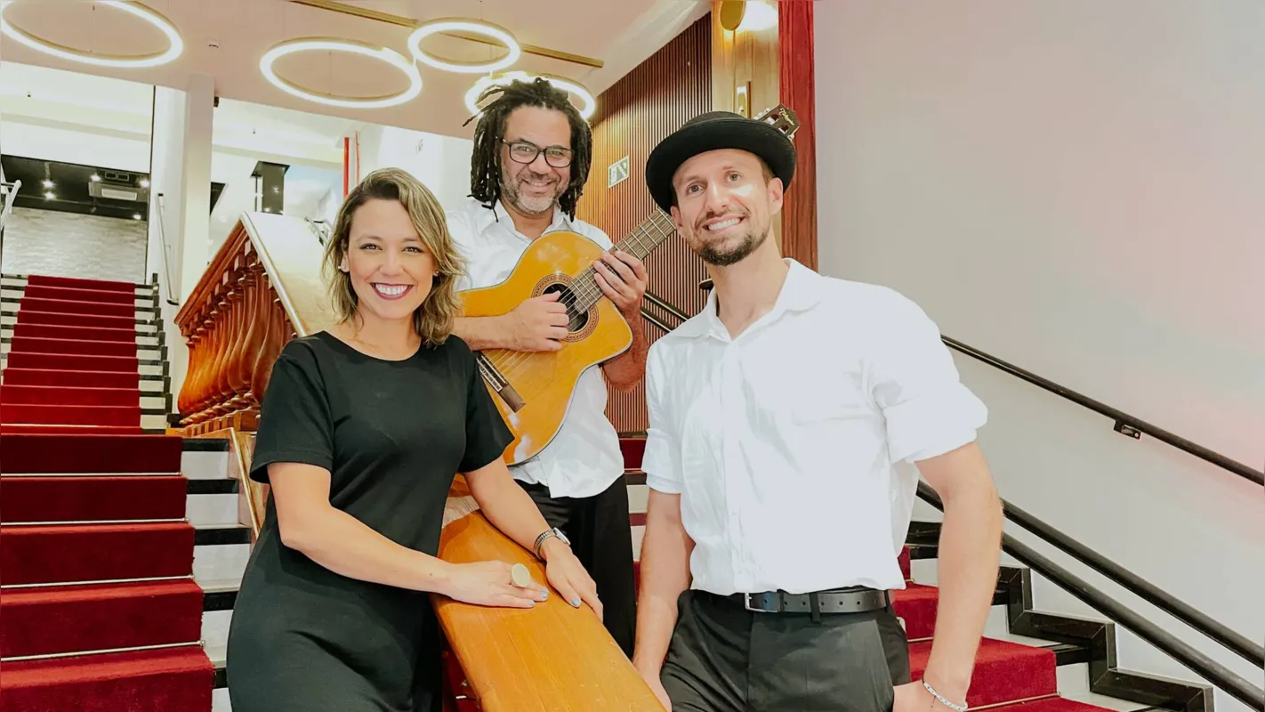 Em homenagem a Elis Regina e Tom Jobim, o grupo musical “Eu, Você, Nós Três” fará o show que antecede a exibição do filme