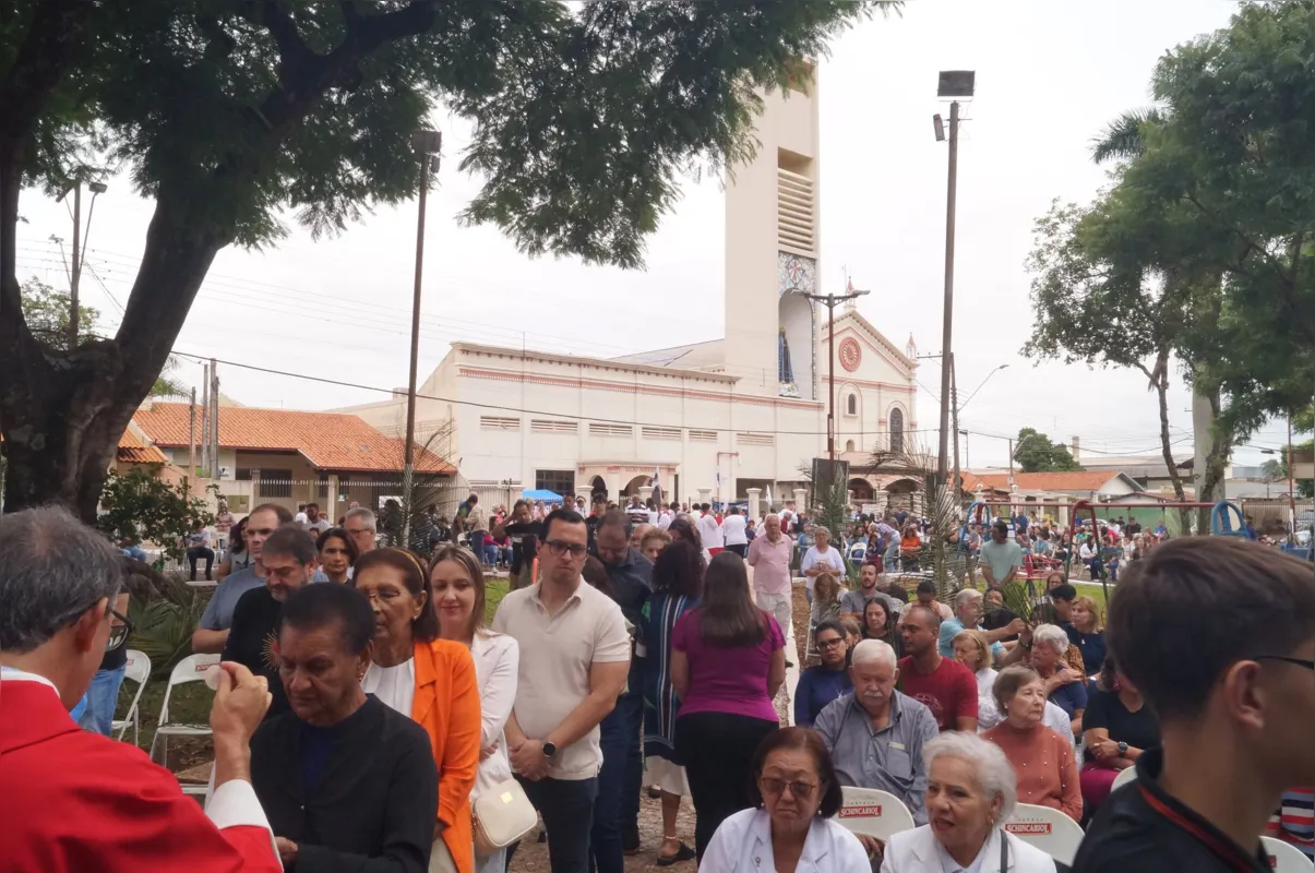O  Domingo de Ramos foi celebrado com  missa campal, de manhã e à tarde, e procissão no Santuário de Nossa Senhora Aparecida, com a presença de muitos fiéis
