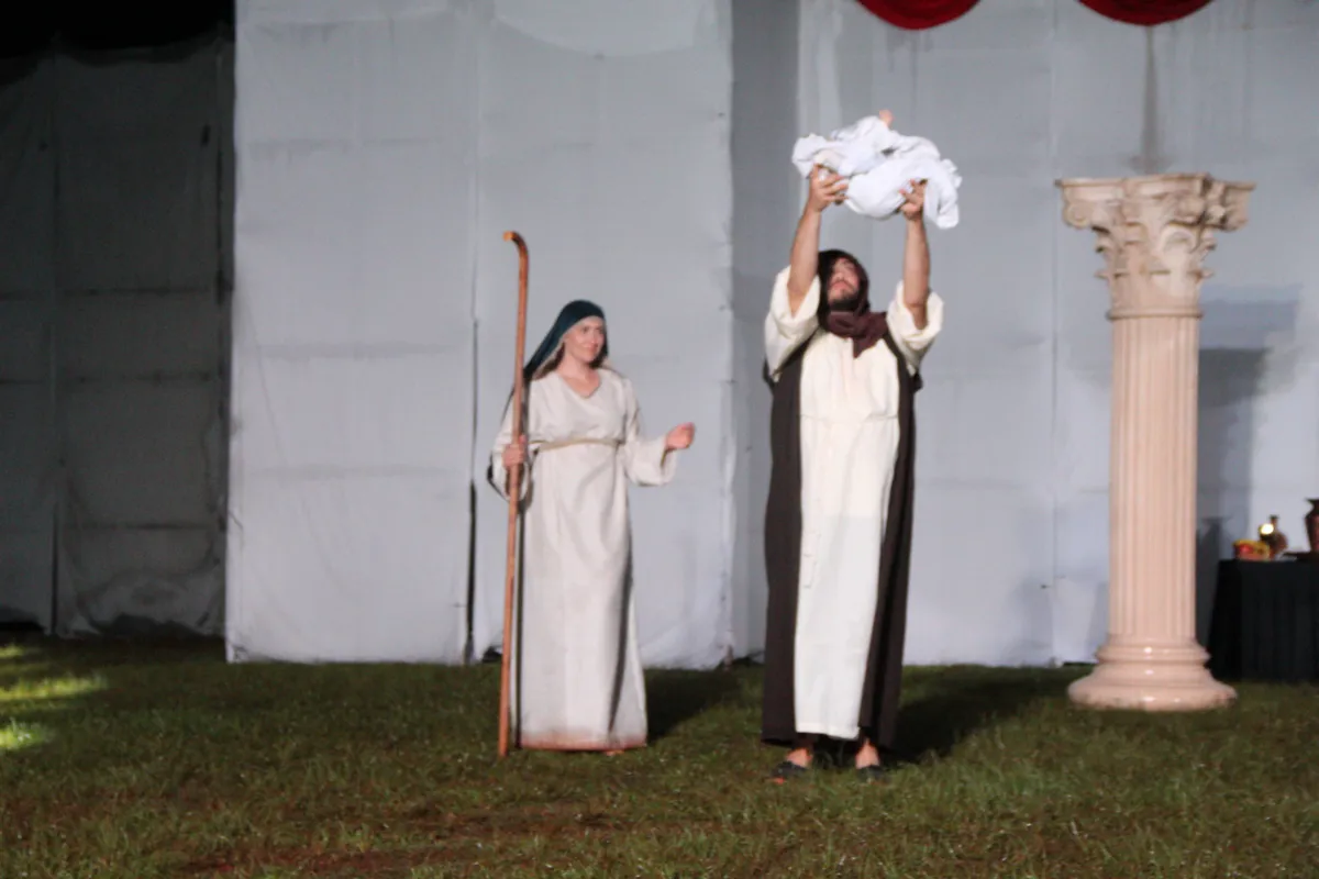 A "Paixão de Cristo" teve sua primeira encenação no Aterro do Igapó neste domingo, na Sexta-Feira Santa haverá outra apresentação no CSU