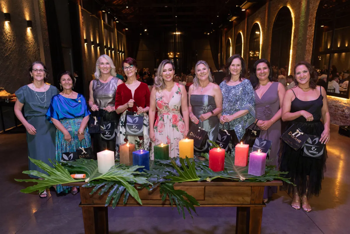 Elizabeth Debertolis, Irma Oricolli, Angela Roeder, Silvia Imaculada de Lima, Daianny Sussai, Cilmara Caldeirão, Mara Silvestre, Luciana Oliveira e Terezinha Esquiante