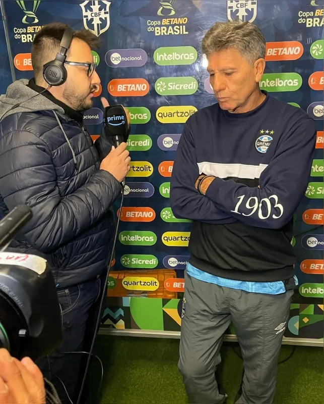 Morientes entrevistando o técnico do Grêmio, Renato Gaúcho