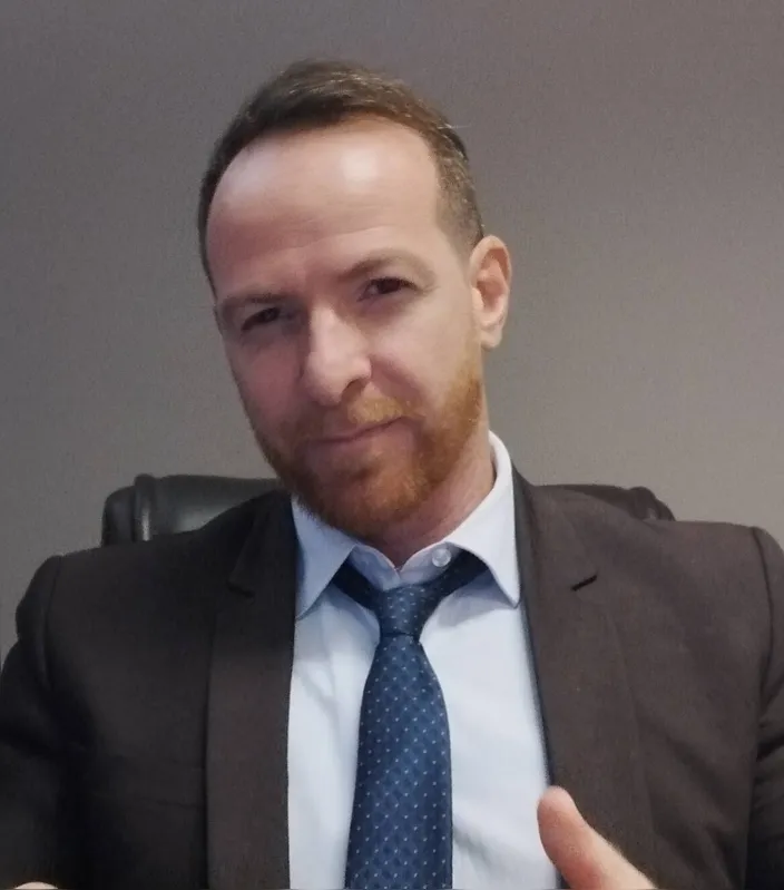 Carlos Monte lança seu segundo romance, "Homem Extraordinário", depois de estrear em 2021 com "A Inesperada Visita da Santa Morte ao Jovem Silviano das Flores"