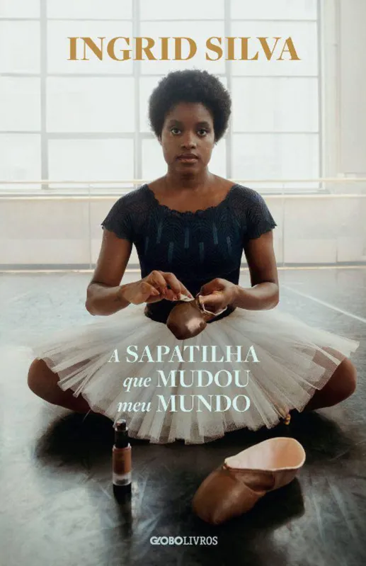 A carioca Ingrid Silva é autora de um livro que trata da experiência de tingir suas sapatilhas da cor da sua pele; um desses acessórios pintados por ela hoje integra o Museu Nacional de Arte Africana Smithsonian, nos EUA