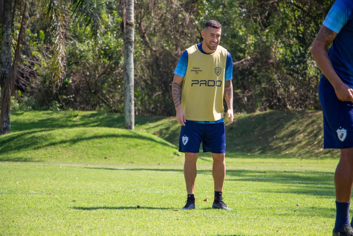 Paulinho Moccelin comanda o ataque do LEC diante do Sampaio Corrêa: só a vitória interessa ao Tubarão no estádio do Café