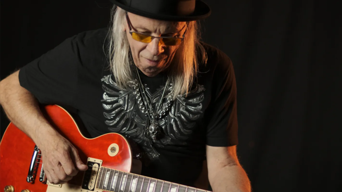 Luiz Carlini, lenda do rock nacional, toca os sucessos de Rita Lee em show no Valentino nesta quinta (2)