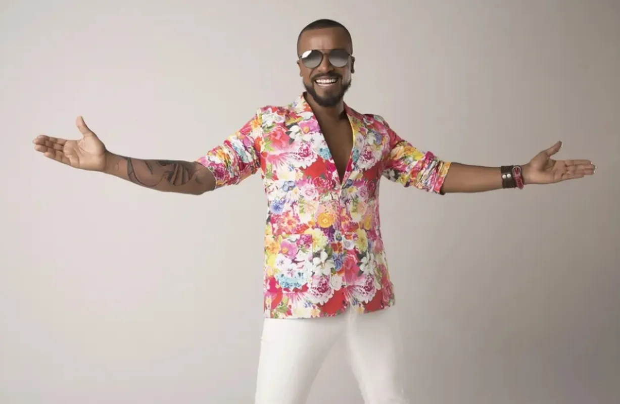 Alexandre Pires canta o melhor do pagode no Baile do Nego Véio 2, na terça-feira (14)