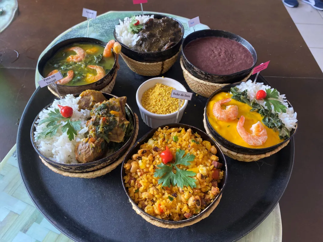Além do tacacá, no restaurante tem a degustação com porções de vários pratos da cozinha paraense