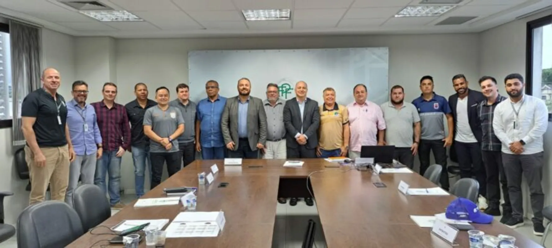 Participaram da reunião o presidente da FPF, Hélio Cury Filho, os representantes dos clubes que irão disputar a competição: Apucarana Sports, Foz do Iguaçu, Grêmio Maringá, Iguaçu, Laranja Mecânica, Nacional, Paraná Clube, Paranavaí, Patriotas e Rio Branco