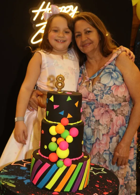 A aniversariante e a avó Célia Regina