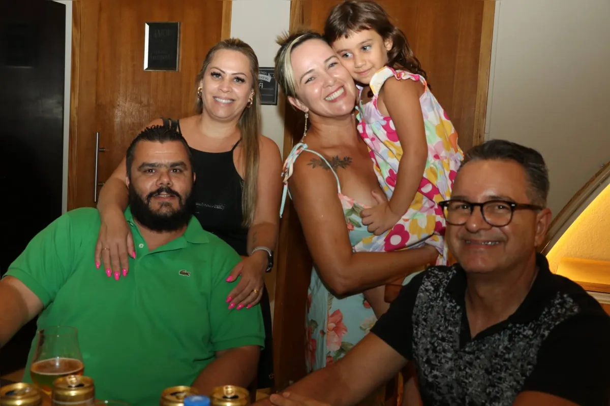 Fabio Galdino Gomes, Camila Bertochi, Mariane Silva, Ana Queiroz Silva e Janecir Queiroz