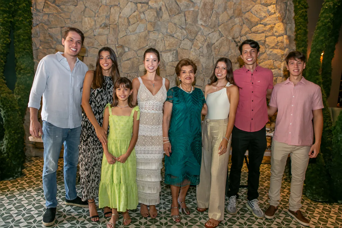 Ivone com os netos
