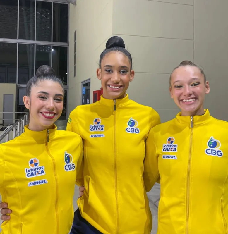 Gabriela Castilho, Júlia Castro e Julia Kurunczi