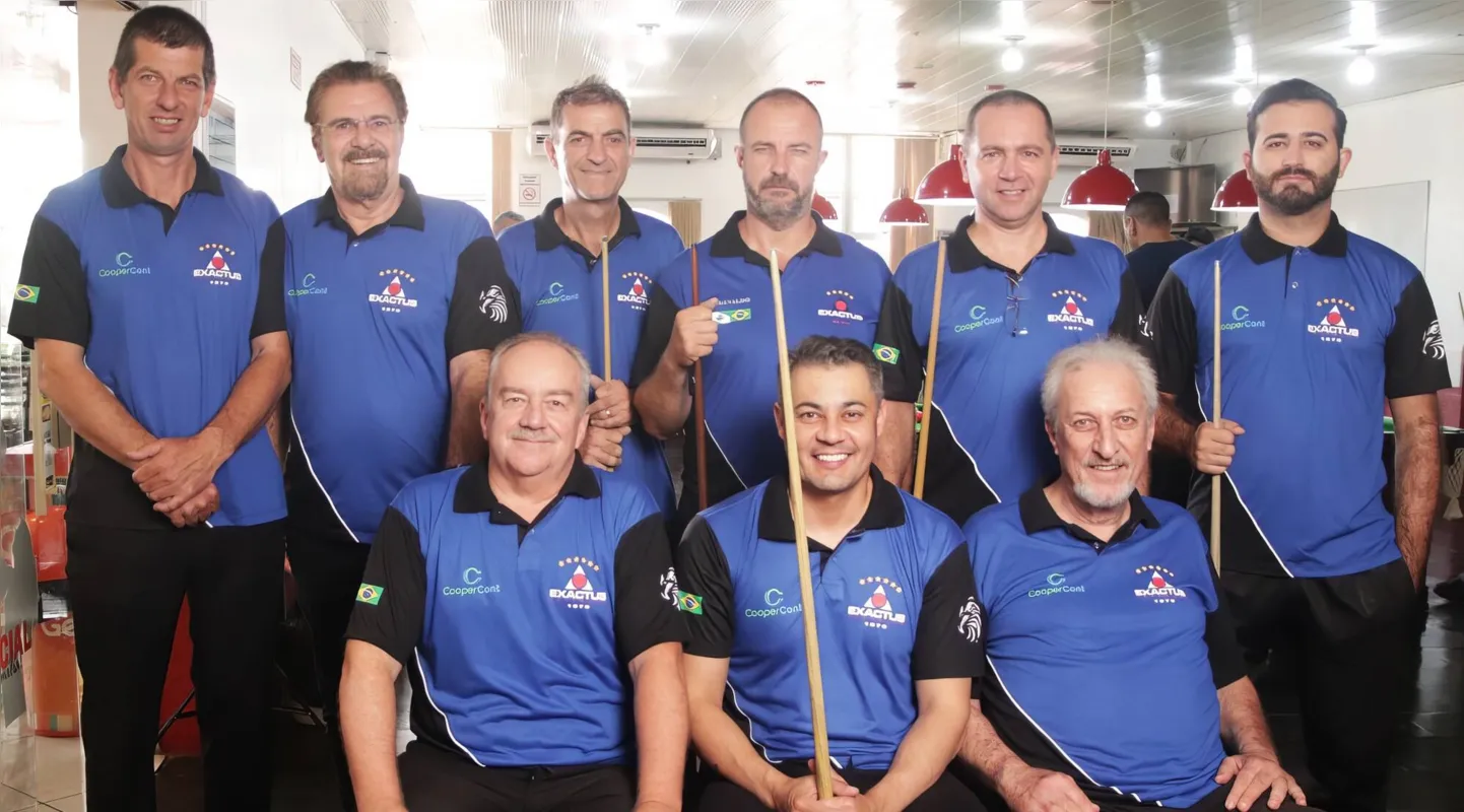 A equipe Exactus Londrina: Ângelo, Romeu Demattè, Vaca, Reginaldo, Adriano, Ronney, Mário Michelato, PC e Pierre