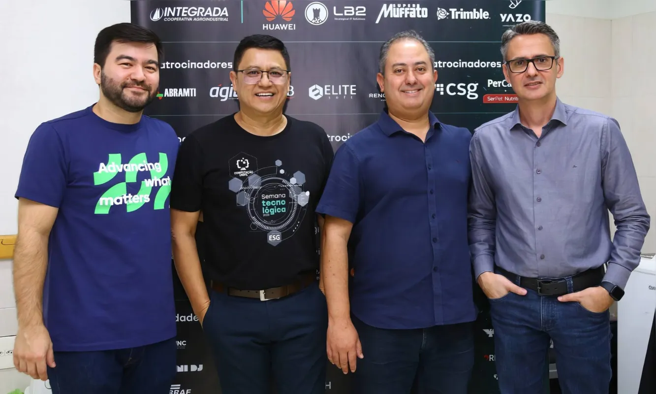 Anderson Kitsuse (Atos), Sergio Tanaka (UniFil), Fabio Marques de Mello (Brid) e Fábio Donadon (Grupo Muffato)