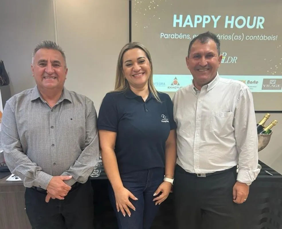 Valdeir Eduardo, Rosi Oliveira com o 1º Vice-presidente do SESCAP-LDR, Marcos Ferreira.