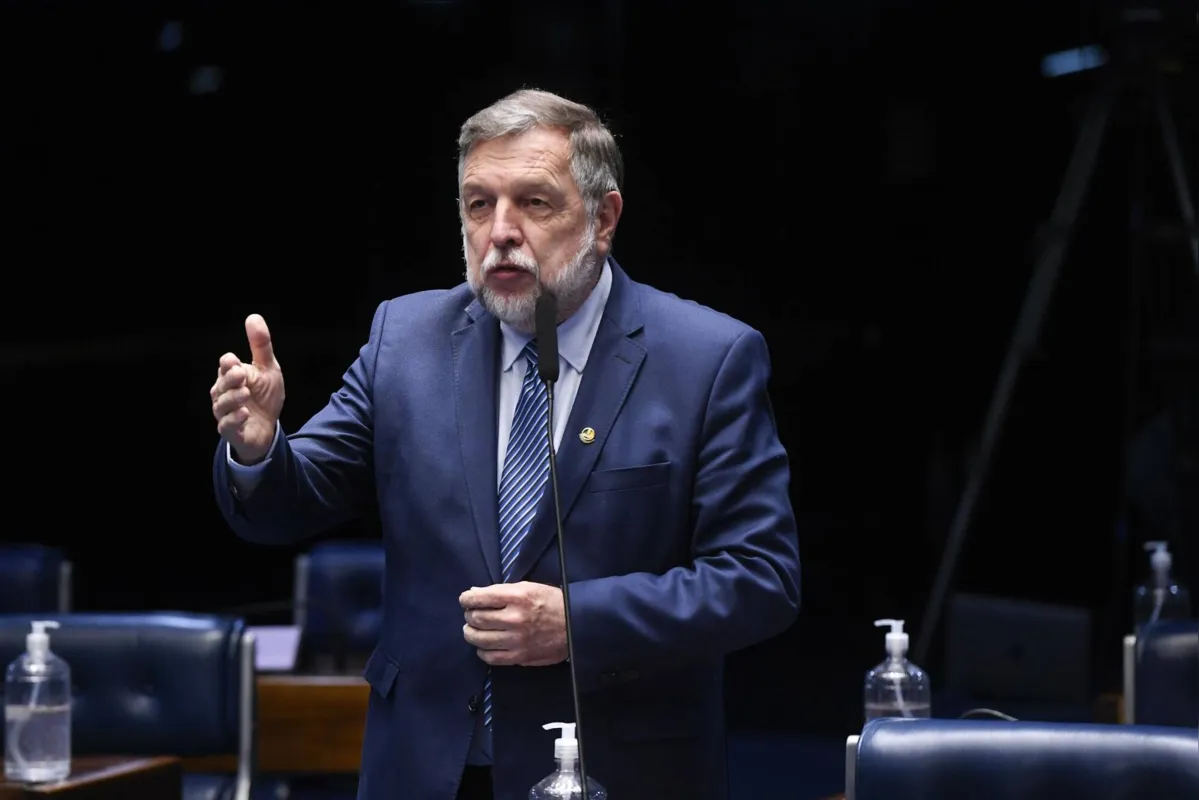 Flávio Arns (PSB) não deu indicação de como irá votar