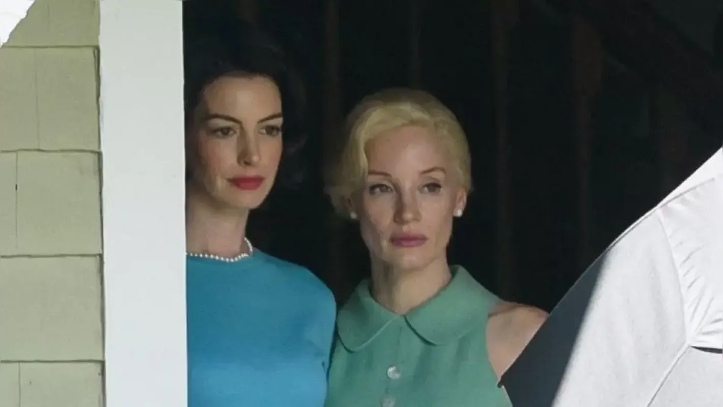 Anne Hathaway (Céline) e Jessica Chastain (Alice) são melhores amigas até aparecer um clima insuportável de desconfiança depois de um acidente trágico