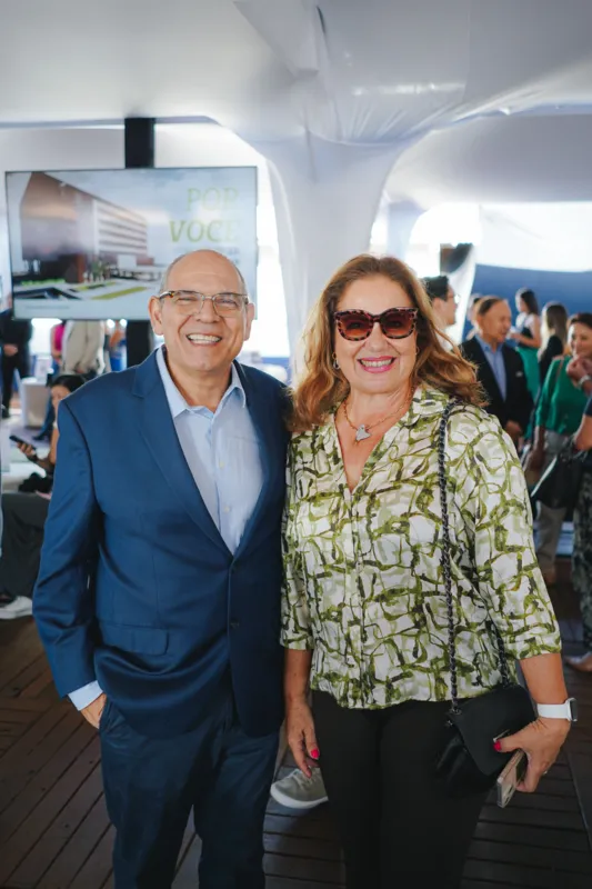 O diretor de Inovação da Unimed Paraná, Dr. Omar Taha e a presidente da AML, Dra. Rosana Ceribelli Nechar