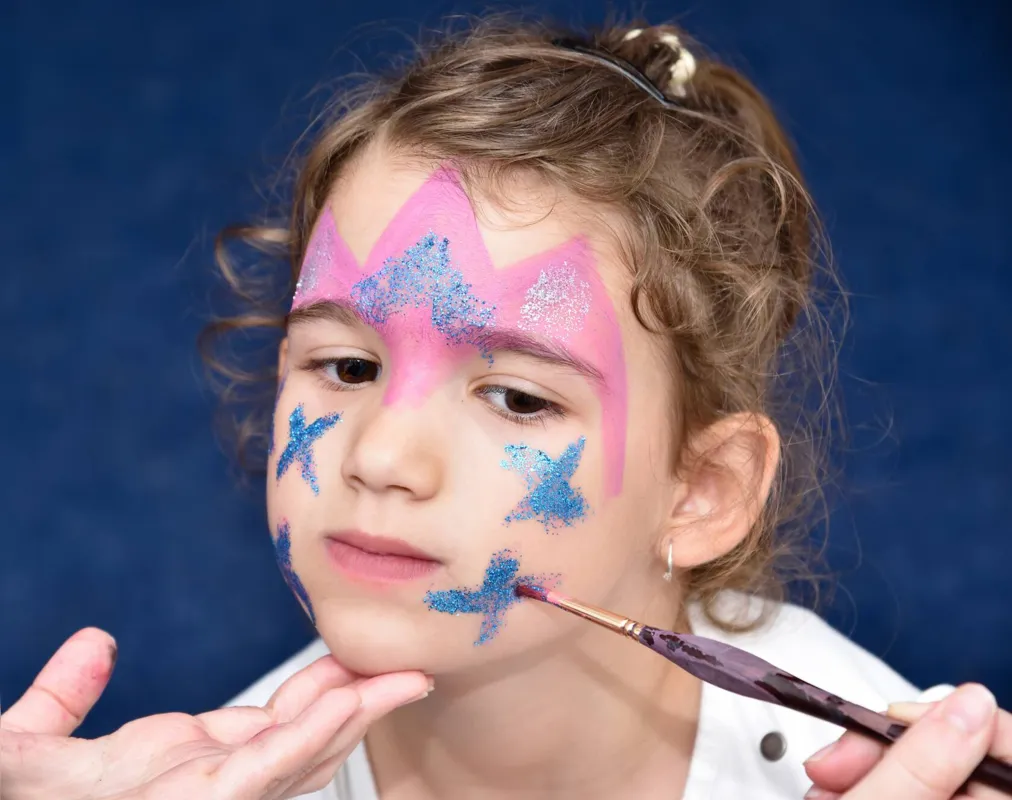 Carnaval no Sesc Cadeião Cultural terá oficina de pintura de rosto para as crianças
