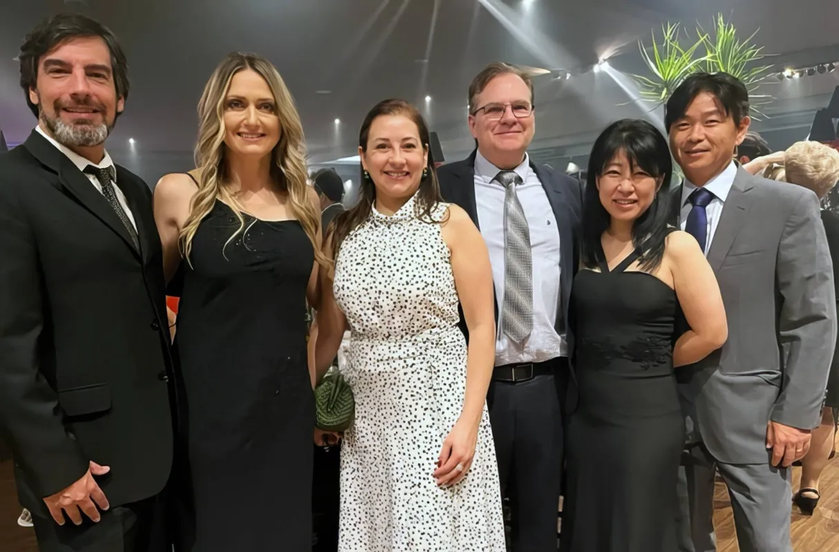Roberto Farinha e Andrea Caroline Boszczowski, Flaviane Martins e Ody Silveira Júnior, Tânia Anegawa e Yoshihico Ito