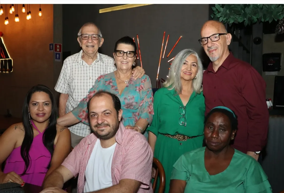 O casal de anfitriões José Carlos Delalibera e Maria Valdete Delalibera com Gonçalo e Vera, Calos Henrique Delalibera, Jacqueline Delalibera, Arthur Henrique Delalibera e Eva Salomão .