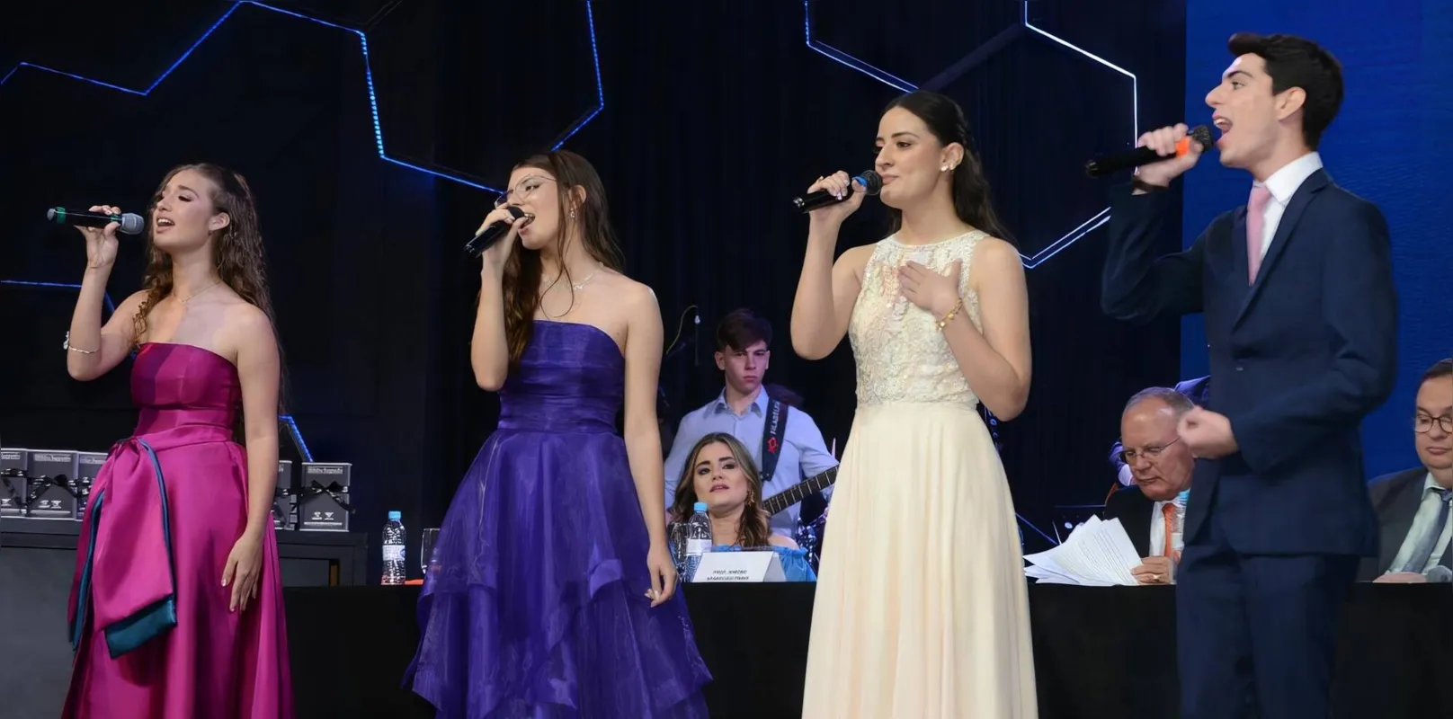 Louise Biachini Melo, Daniela Cardoso Goulart, Ana Liz Munhoz de Freitas e Heuel Caleb Gonçalves Padilha