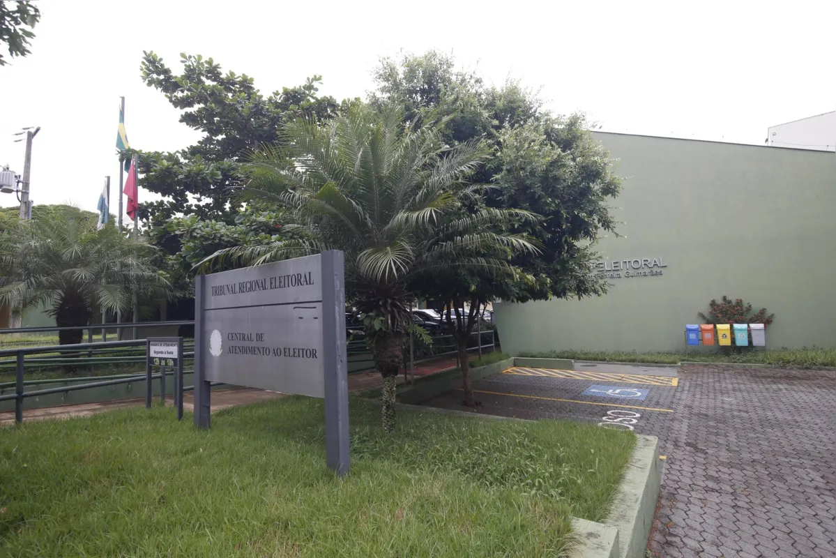O prazo final para tirar título ou regularizar a situação eleitoral, assim como alterar endereço e locais de votação, termina em 8 de maio