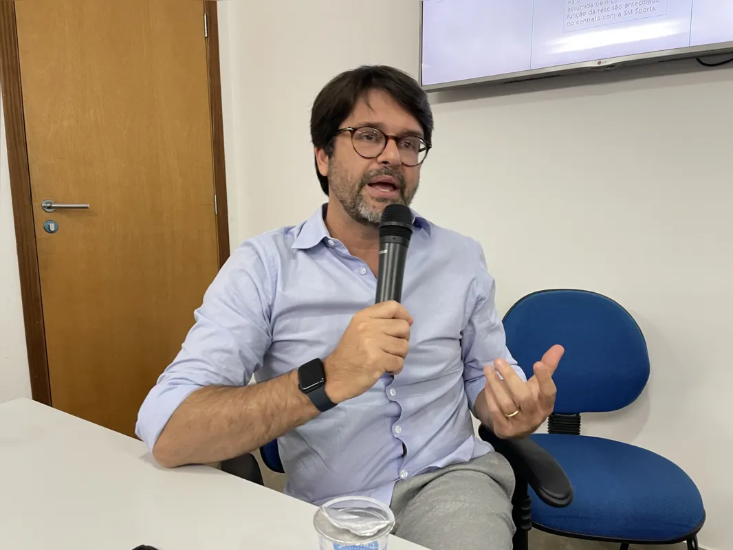 Após apresentar a proposta para a SAF em dezembro ao Conselho, Bellintani voltou a Londrina para tentar concretizar o negócio com o LEC