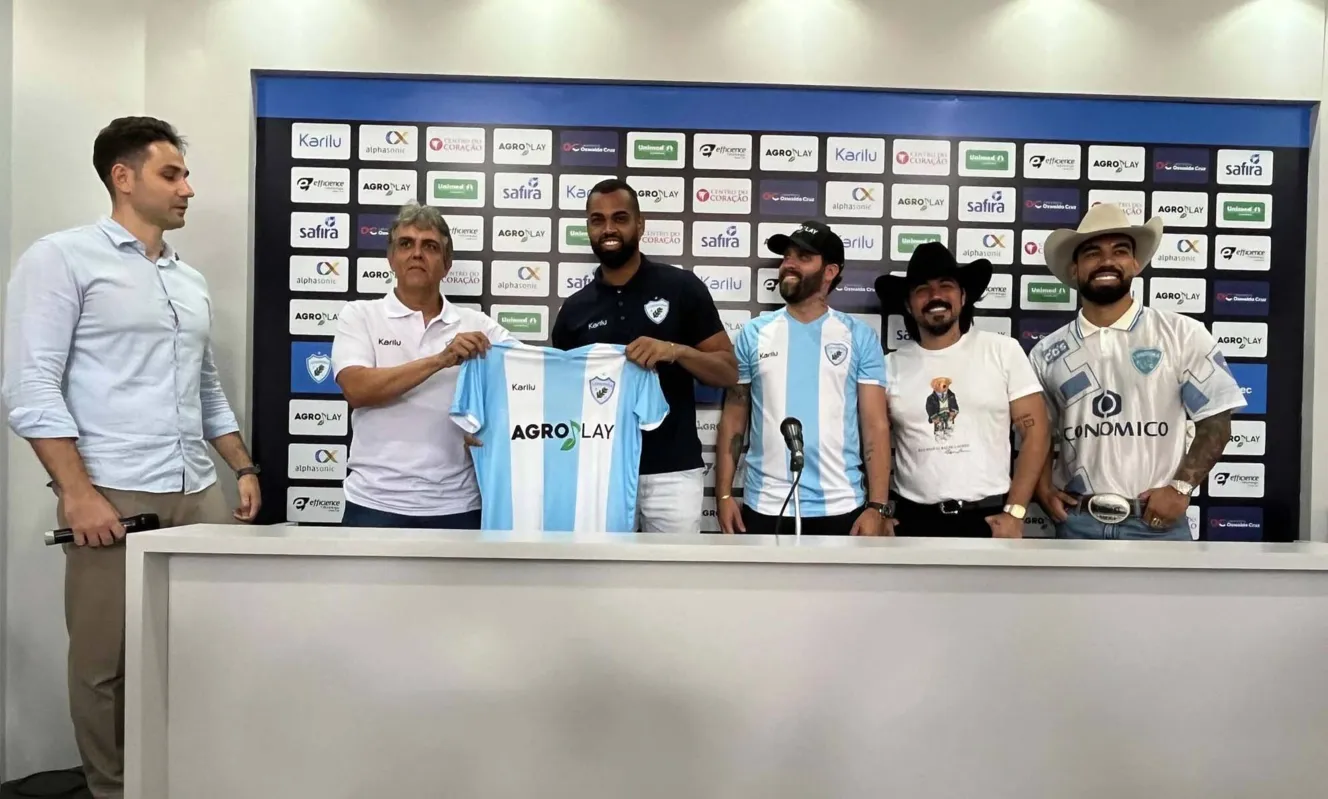 Camisa com a marca da AgroPlay, novo patrocinador máster, anunciado ontem, será utilizada no jogo de hoje contra o Coritiba