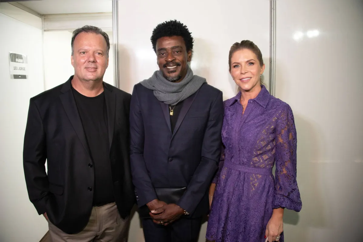 Rodrigo e Carla Ferro com Seu Jorge