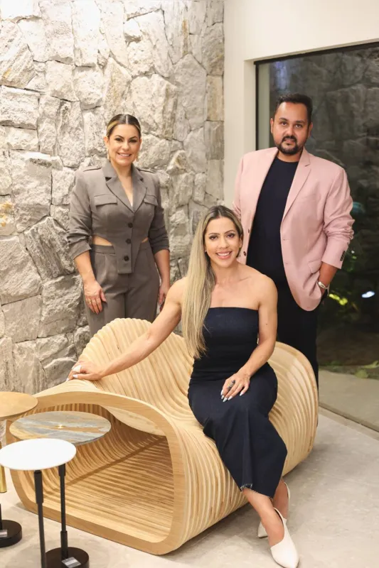 Monica com os arquitetos Dani Garcia e Bruno Valença