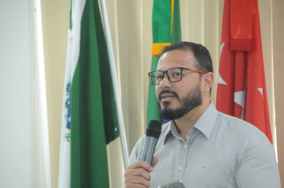 “A gente continua trabalhando com muita seriedade e comprometimento com as pautas que são para a população. E os vereadores estão com essa consciência", garante o presidente da CML, Emanoel Gomes