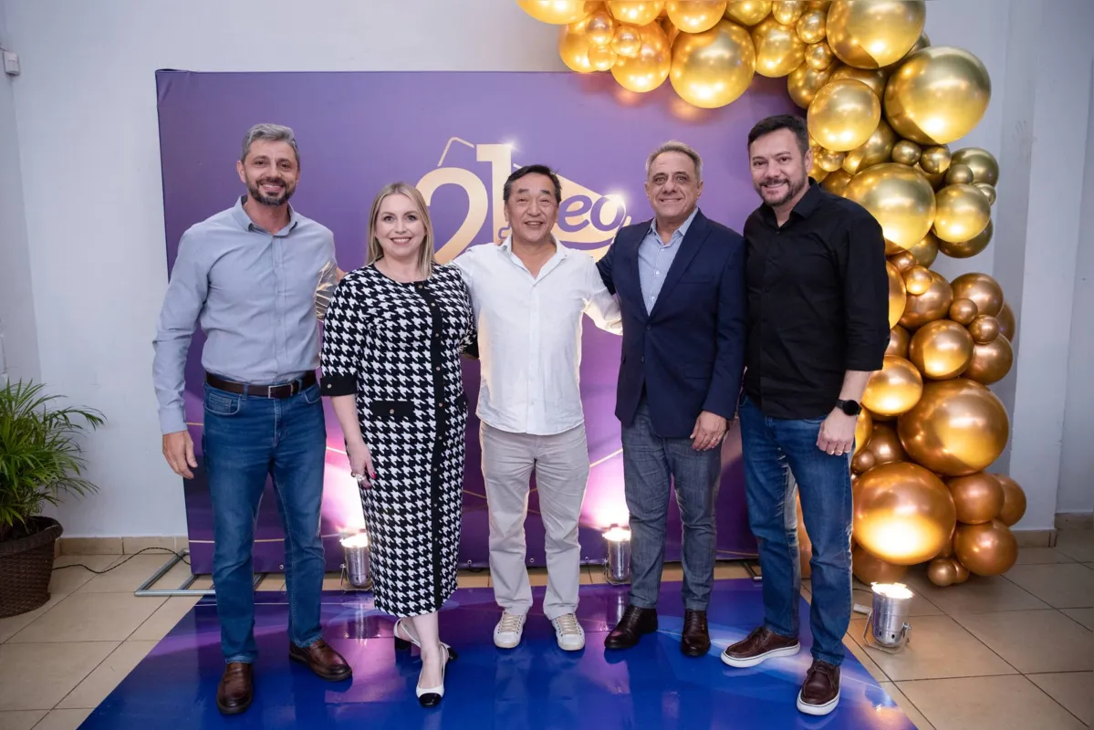 O anfitrião, Fabio Kai, e com o presidente da Associação Comercial e Industrial de Londrina, Angelo Pamplona mais Sheila Dal-Ry , Rodrigo Geara e Wilson Munhoz, também da Acil