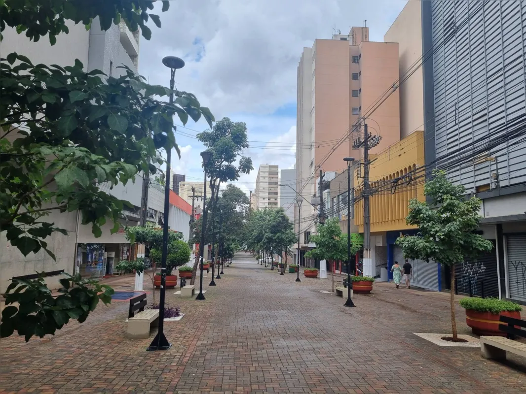 O Calçadão, sempre movimentado, esteve praticamente às moscas durante todo o dia