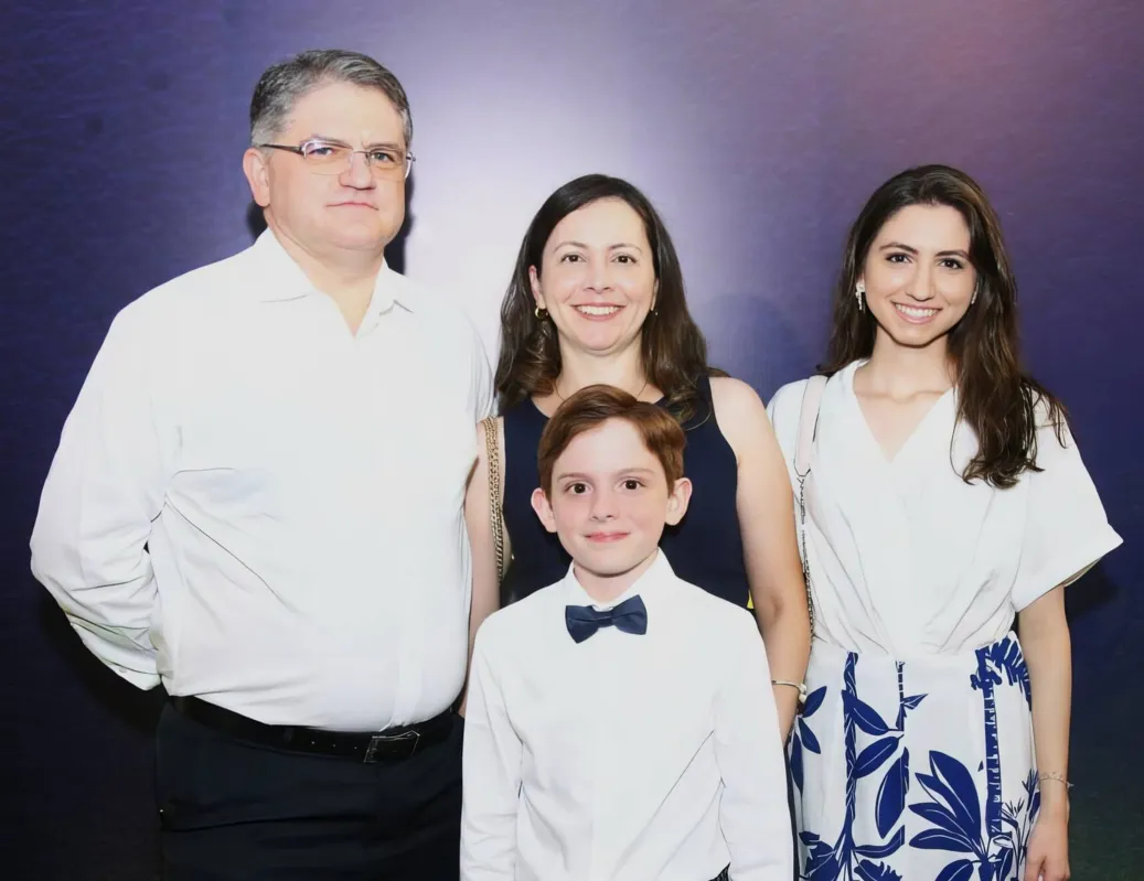 Matheus com os pais Joanina e Bibiane Varela Dalpiaz e a irmã Bianca