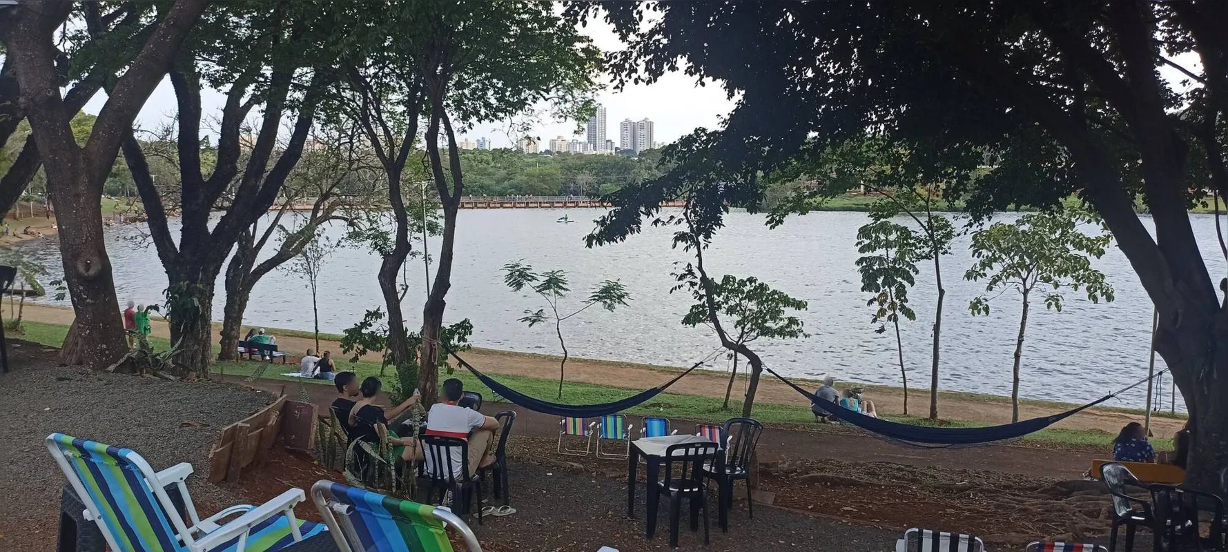 Imagem ilustrativa da imagem Londrina a 40 graus: cidade se refresca à beira do lago