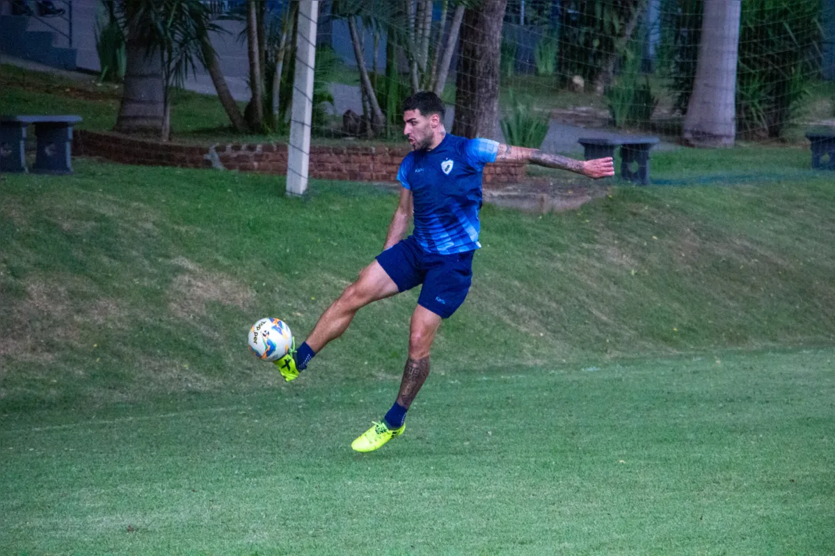 Recuperado de dores musculares, Thiago Ennes volta o time neste domingo: LEC quer manter boa sequência no estádio do Café